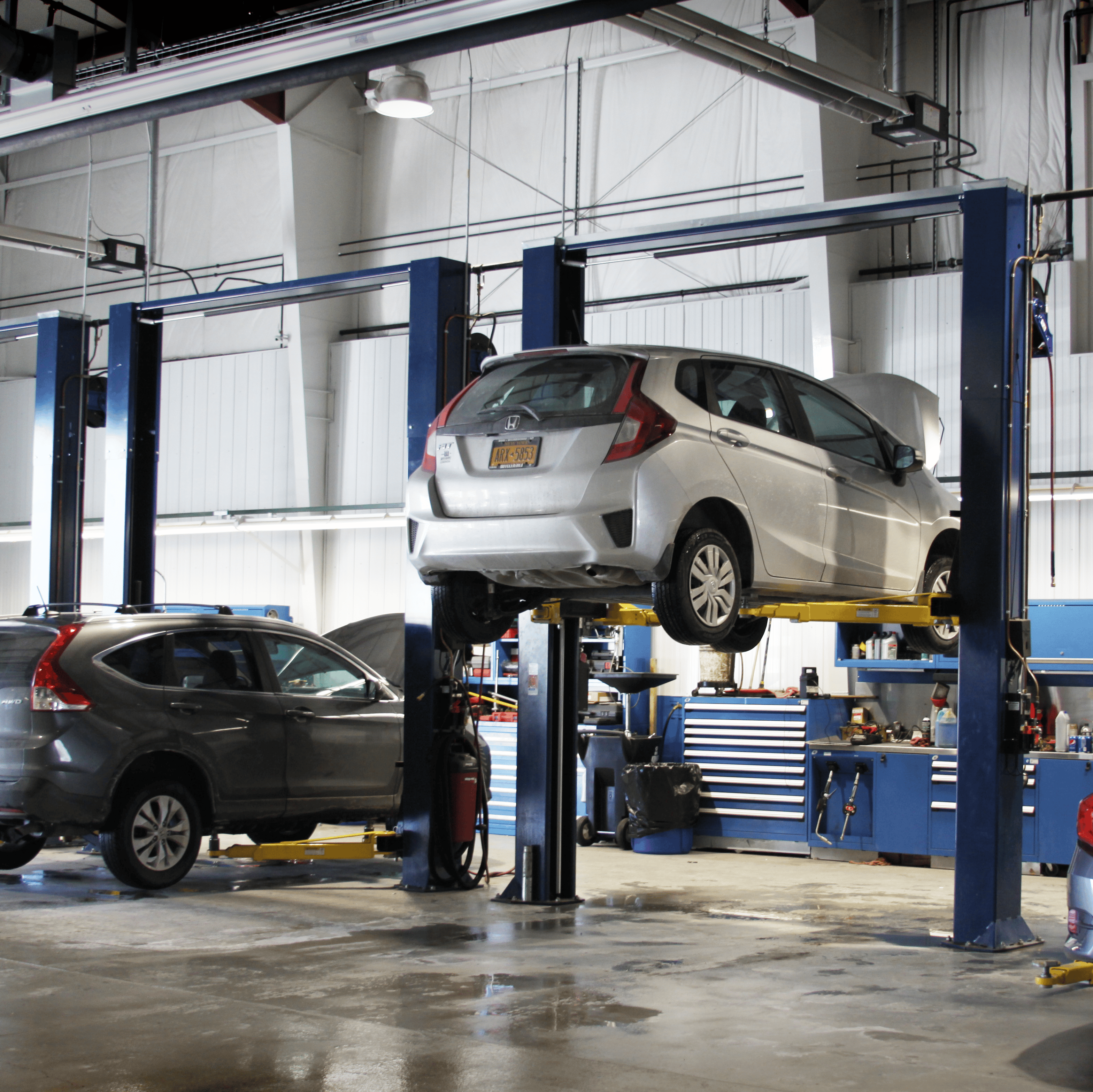 How to Safely Use a Car Lift or Truck Lift